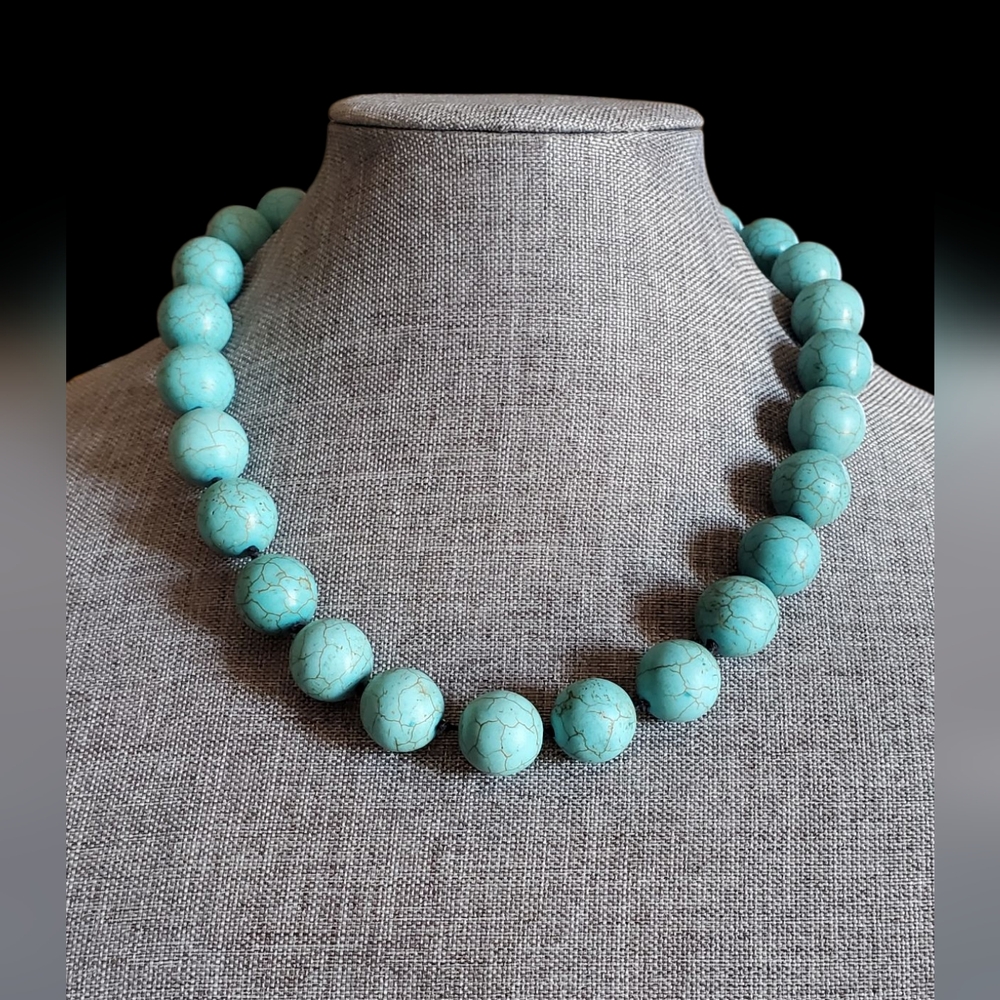 Vtg. Chinese Turquoise Howlite